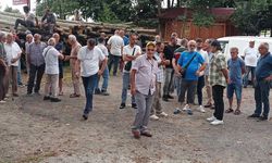 Balıkçı köylüleri sahil yoluna kurulan şantiyenin kaldırılmamasını protesto etti