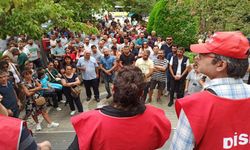 Kadıköy Belediyesi işçileri belediye önünde açıklama yaptı: Geçinebilecek ücret istiyoruz