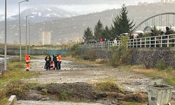 Trabzon'da fırtına: Dalgalara kapılan 2 kişi kayboldu