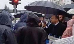 AKP’li başkan Erdoğan mitingi öncesi polisle tartıştı: 'FETÖ müsünüz?'