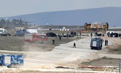 Konya'da askeri eğitim uçağı düştü: Pilot kurtuldu, yerdeki uzman çavuş hayatını kaybetti