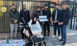Emine Şenyaşar, altıncı iftarını da bakanlık önünde yaptı