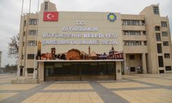 Diyarbakır Büyükşehir, 'bayrak kaldırıldı' iddialarına açıklama