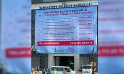 AKP'den CHP'ye geçen Sancaktepe Belediyesi binasına 2 milyar TL'lik borç tablosu asıldı