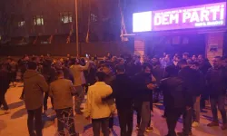 Van halkı sokaklarda kutlamalara başladı