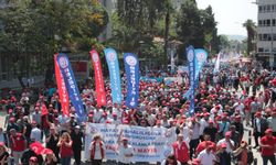 İzmir’de 1 Mayıs kutlamaları: İş cinayetleri son bulsun