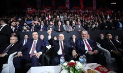 Saadet Partisinin 9. Olağan Kongresi: AKP'liler salonu terk etti