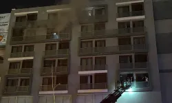 Denizli'de 7 katlı binada yangın: Mahsur kalanları kurtarma çalışması sürüyor