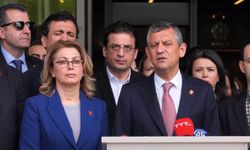 Özgür Özel'den Sırrı Süreyya Önder'in son durumuna ilişkin hastane önünde açıklama