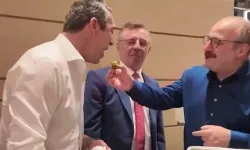 Ali Koç, AKP'li Varank'ın elinden baklava yedi