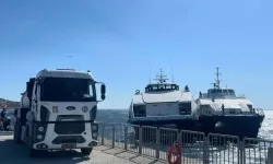 Balıkesir açıklarında İDO kayalıklara çarptı; tahliye edildi