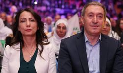 DEM Parti eş başkanlarından bayrak indirme olayına tepki: Asla kabul edilemez