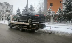 Van İpekyolu Belediyesi Eşbaşkanı Uzunay’ın resmi makam aracına el konuldu