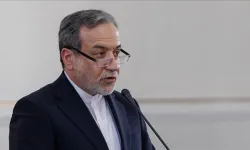 İran Dışişleri Bakanı Arakçi'den ABD'nin Hark Adası'na yönelik saldırısıyla ilgili açıklama