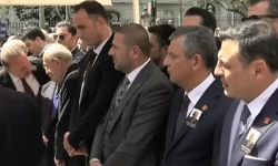 CHP’de saflar cenazede netleşti: Özel’in önünden geçip gittiler