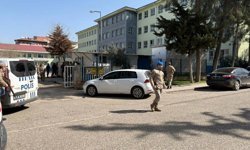 Şanlıurfa'da liseye saldırı: İlçe Emniyet ve Milli Eğitim Müdürlüğü yöneticileri görevden uzaklaştırıldı