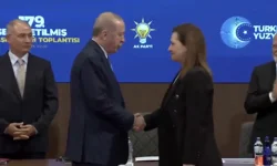 Burcu Köksal AKP’ye katıldı: Rozeti Erdoğan taktı