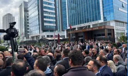 CHP Genel Merkezi önünde tahliye gerilimi: Kapılar kapatıldı, polis sevk edildi