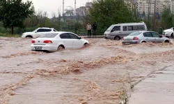 Hatay ve Osmaniye’de sağanak alarmı: Evleri ve iş yerlerini su bastı