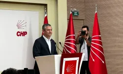 Özgür Özel'den 'mutlak butlan' kararı sonrası açıklama: 'Kimse sarayın icazetiyle o koltukta oturmamalı'