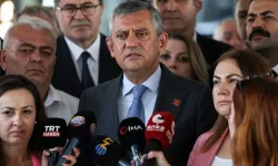 Özgür Özel'den 'demokrasi nöbeti' çağrısı: 'Tüm partililerimizi il başkanlıklarımıza davet ediyorum'