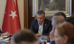 CHP'de kritik toplantı: Özgür Özel kurmaylarıyla yol haritasını belirledi