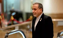 Arakçi: Tehditlere boyun eğmeyeceğiz, saldırıya da diplomasiye de hazırız