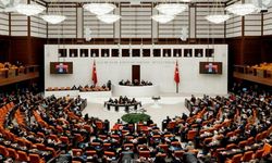 Emekliye asgari ücret kadar maaş ve ikramiye teklifi AKP ve MHP oylarıyla reddedildi