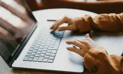 Yapay zeka internetin temelindeki güvenlik açıklarını ortaya çıkardı: Milyonlarca site risk altında