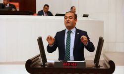 Özgür Karabat’tan İBB Meclisi iddiası: “AKP’ye geçersen dosyan kapanır”
