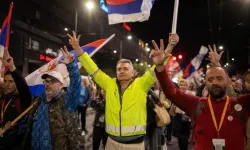 Sırbistan’da kritik seçim: Vučić’e karşı öğrenci hareketi sandıkta