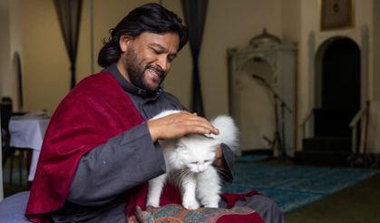 Dünyanın ilk açık eşcinsel imamı vurularak öldürüldü