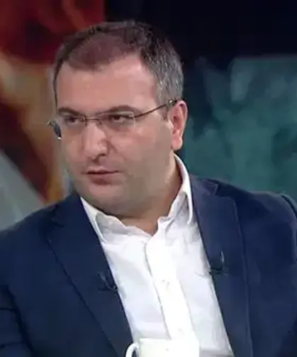 Gazeteci Cem Küçük'ten veda mesajı: "10 yıllık yolculuğumuz sona erdi"