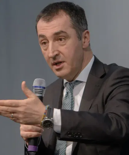 Cem Özdemir Almanya'da eyalet başbakanlığı seçimini kazandı