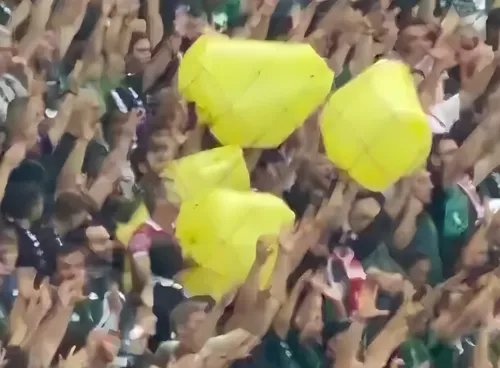 Amedspor maçında ‘sarı torba’ sallayan 5 kişiye ev hapsi