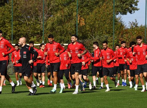 Elini Taşın Altına Koyanlar Kazdı Türk Futbolunun Mezarını