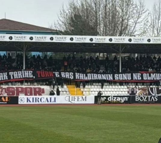 Batman Petrolspor’dan İnegölspor tribünlerindeki ırkçı pankarta sert tepki