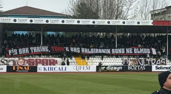 Batman Petrolspor’dan İnegölspor tribünlerindeki ırkçı pankarta sert tepki