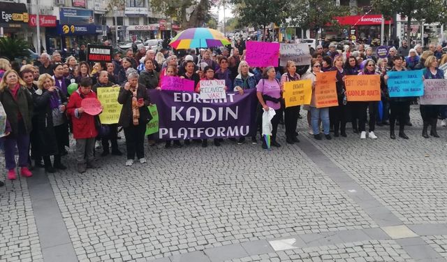 Edremit Kadın Platformu 25 Kasım'da alanlardaydı