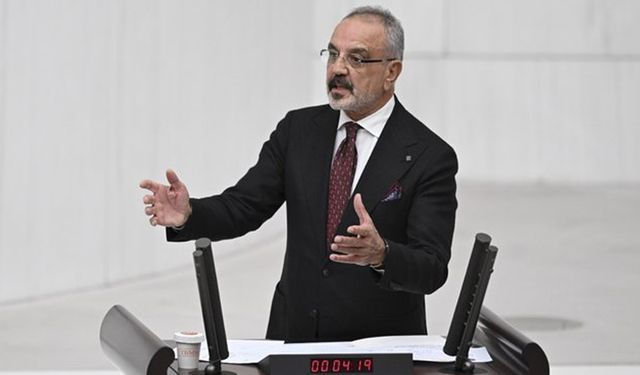 Sırrı Sakık’tan Peşmerge tartışmasına tepki: Mesele bayrak değil, kör bir Kürt düşmanlığıdır