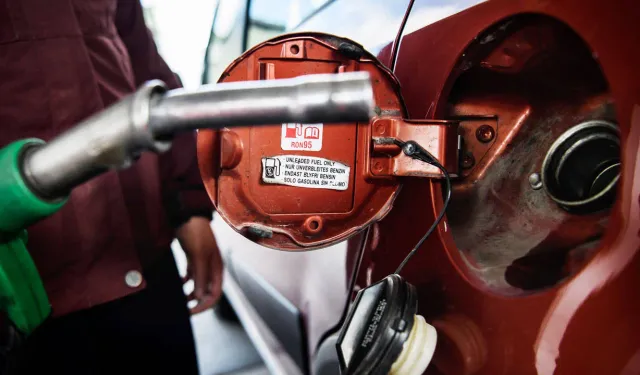 Motorine yine zam geldi: Litre fiyatı 80 liraya dayandı!