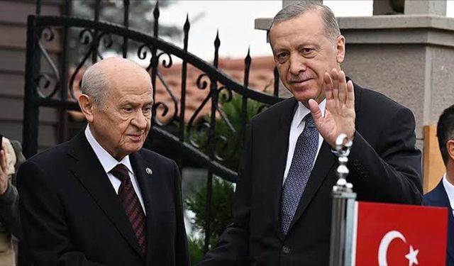 Hüseyin Çelik'ten çarpıcı iddia: Bahçeli emrivaki yaptı, AKP, MHP’yi kaybetmemek için 'tamam' dedi