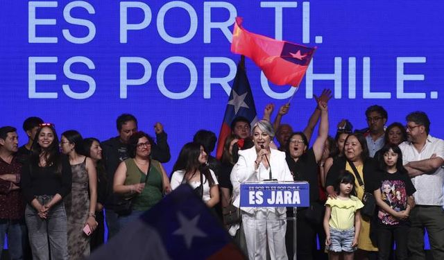 Şili'de devlet başkanlığı seçimi ikinci tura kaldı: Komünist partinin adayı Jara, ilk turu önde tamamladı