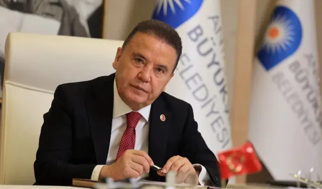 Muhittin Böcek 'acilen' hastaneye kaldırıldı