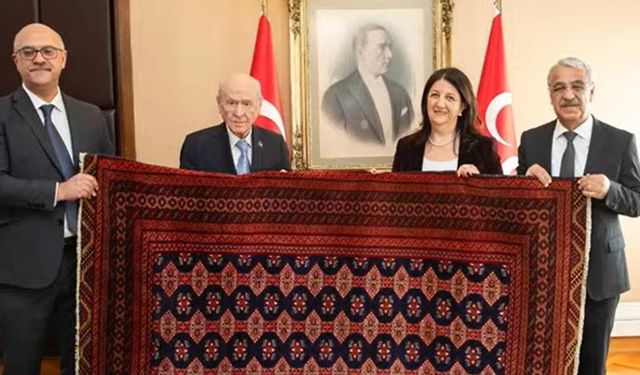 Devlet Bahçeli: DEM Parti heyeti, Abdullah Öcalan'ın dokuttuğu kilimi hediye etti
