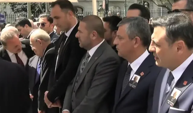 CHP’de saflar cenazede netleşti: Özel’in önünden geçip gittiler