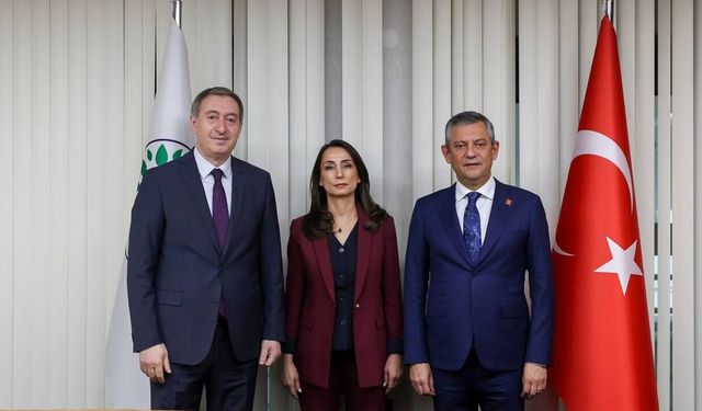 Özgür Özel, DEM Parti'yi ziyaret etti