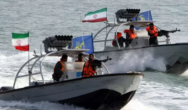 İran medyası duyurdu: Hürmüz Boğazı'nda ticari koridorlar kapatıldı