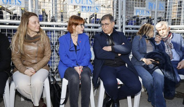 İzmir’de “Meslek Fabrikası” gerilimi: Direniş sürüyor