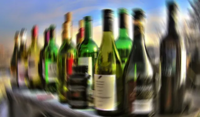 TBMM'de alkol düzenlemesi mesaisi başlıyor: Denetim yetkisi valilik ve kaymakamlıklara geçiyor